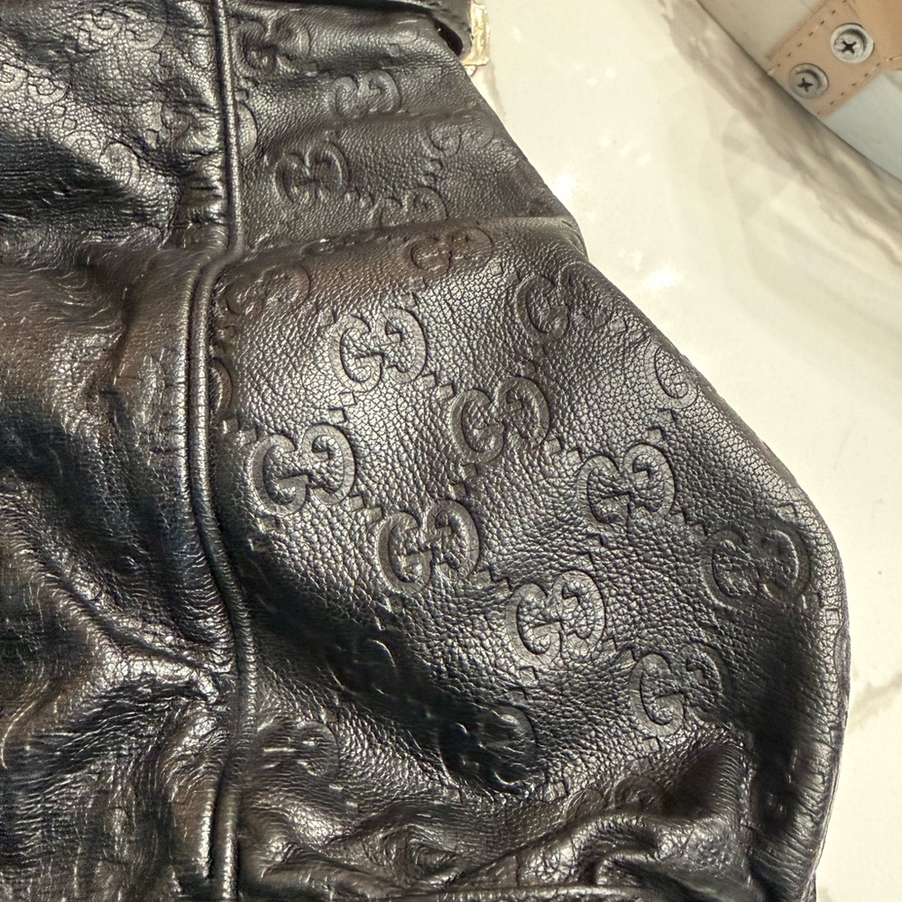 GUCCI Guccissima Leather Shoulder Bag Black Silver Hardware | Authentic - Picture 10 of 13